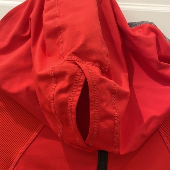 Lululemon Run: Cross Train Pullover Hooded Top—Red-Black -Gray—Barely Worn—4 - Picture 8 of 8